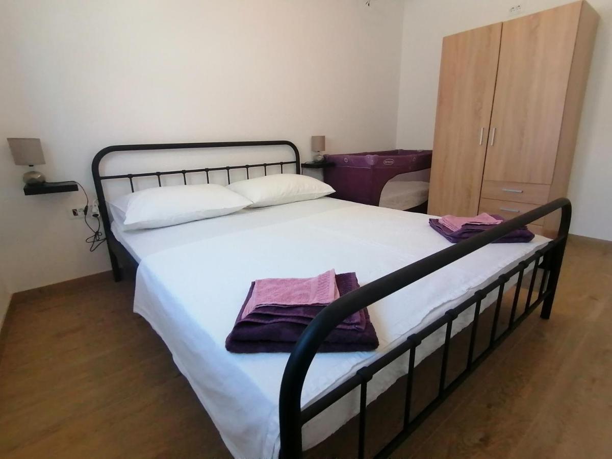 Villa Marta 3 Bedrooms, 2 Baths And Pool Каштель-Штафилич Экстерьер фото