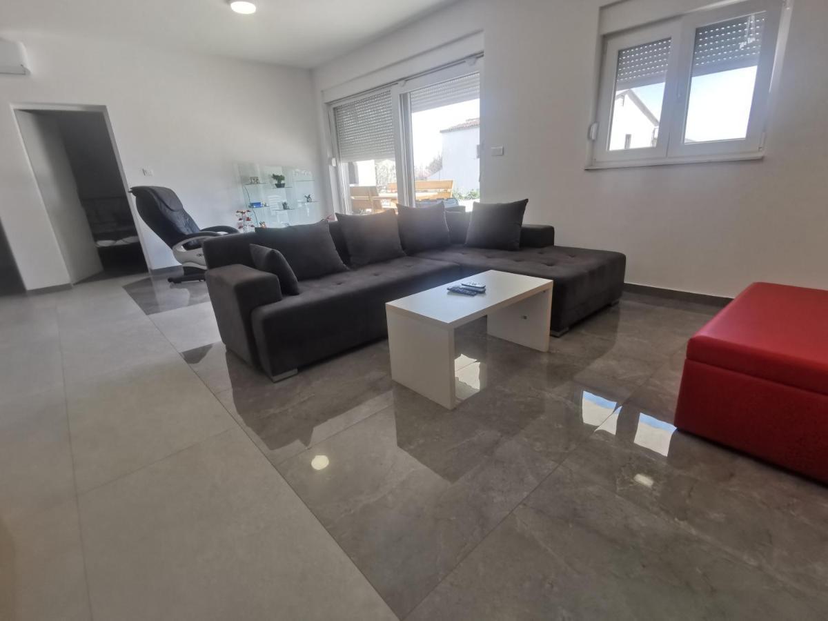 Villa Marta 3 Bedrooms, 2 Baths And Pool Каштель-Штафилич Экстерьер фото