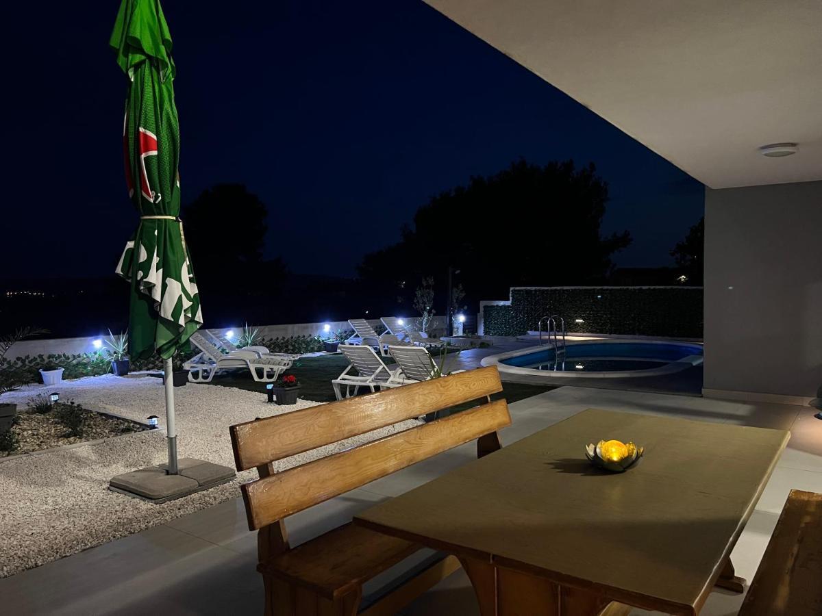 Villa Marta 3 Bedrooms, 2 Baths And Pool Каштель-Штафилич Экстерьер фото